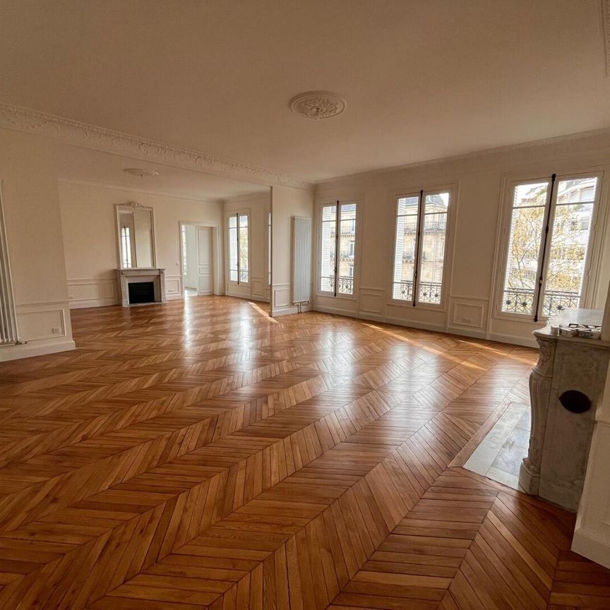 location Appartement T7 DE 284.4m² À PARIS - Photo 1