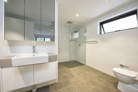 Three months lease available - Photo 2