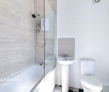 3 bedroom end of terrace house to rent - Photo 5