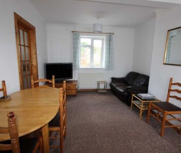 5 Bed - Sycamore Road, Reading - Photo 2