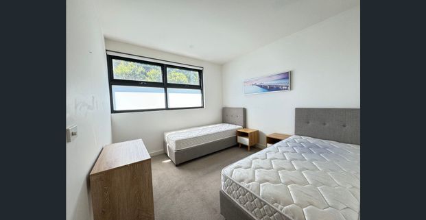 Modern two bedroom Apartment Ready to Move in Now! - Photo 1