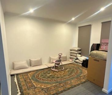 Modern Three Bedroom Townhouse - Photo 1