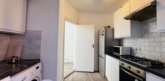 House share to rent - Photo 2