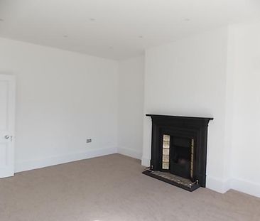 3 bedroom flat to rent - Photo 3
