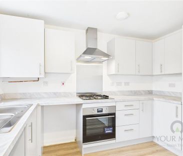 3 bedroom semi-detached house to rent - Photo 2