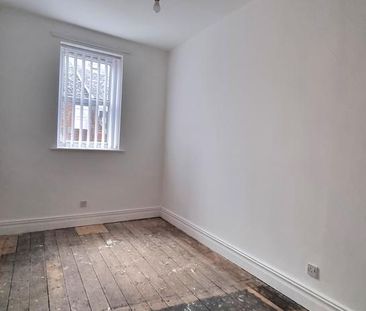 2 bedroom ground floor flat to rent - Photo 4