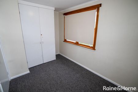 QUIET AND CONVENIENT - Photo 5
