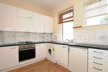 Light 2-bedroom home on Muswell Avenue N10 near amenities in Muswell Hill - Photo 5