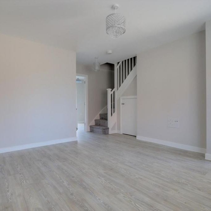 3 bedroom end of terrace house to rent - Photo 1