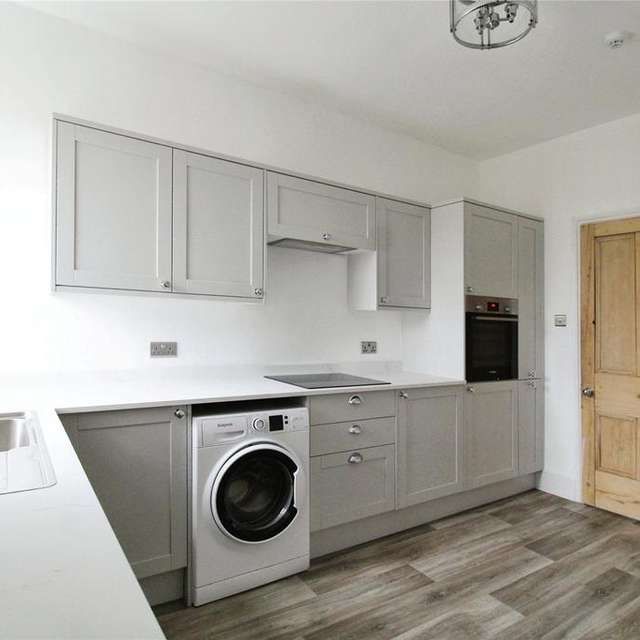 3 bedroom flat to rent - Photo 1