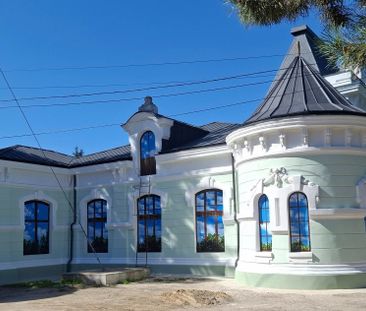 Cladire deosebita cu suprafata de 500mp - Fotografie 2