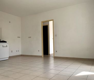 Appartement T2 de 41.24 m² - proche place Morgan - Photo 3