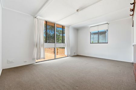 Comfortable & Convenient Living - Photo 2