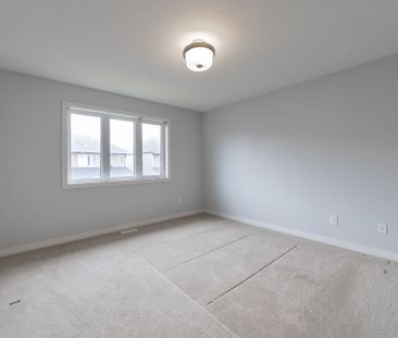 For Lease - 135 OVERBERG Way, Kanata, Ontario - Photo 2