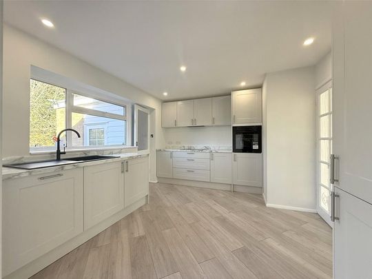 3 bedroom detached house to rent - Photo 1