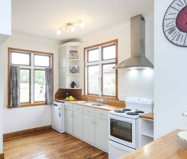 CITY CENTRE - 3 BEDROOM - Photo 5