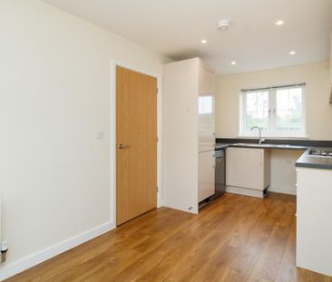 3 bedroom detached house to rent - Photo 4