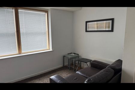 Studio Flat, Wellington Street, LS1 - Photo 2