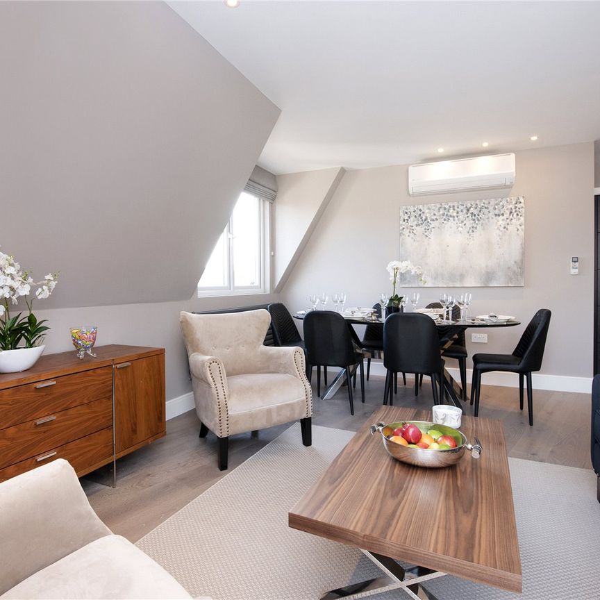 Woodlands, London - Photo 1