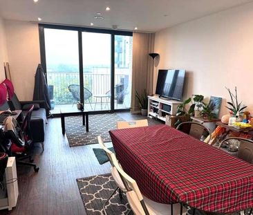 Staines-upon-thames, Surrey, TW18 - Photo 2