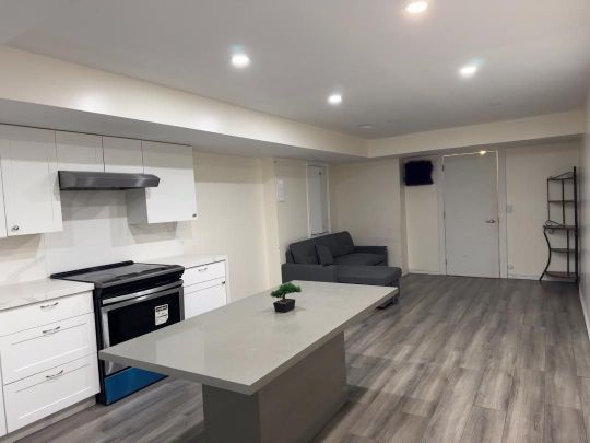 For Lease - 118 Blackwell Crescent Unit# Bsmt, Bradford West Gwillimbury, Ontario - Photo 1