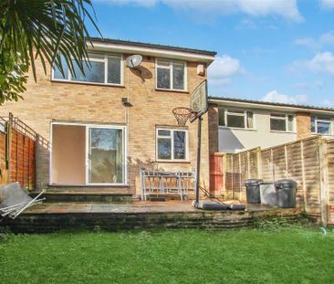 3 bedroom end of terrace house to rent - Photo 3