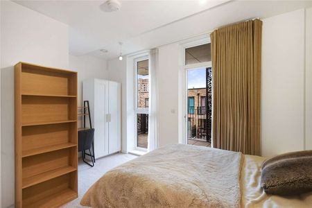 A modern two bed apartment close to Elephant & Castle exciting hub of restaurants and bars. - Photo 5