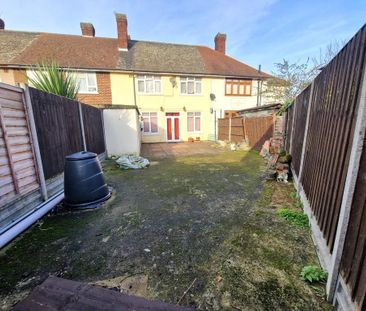 3 bedroom terraced house to rent - Photo 5