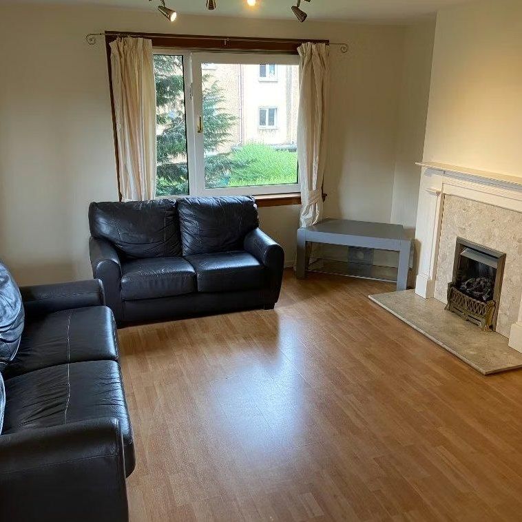 3 bedroom flat to rent - Photo 1