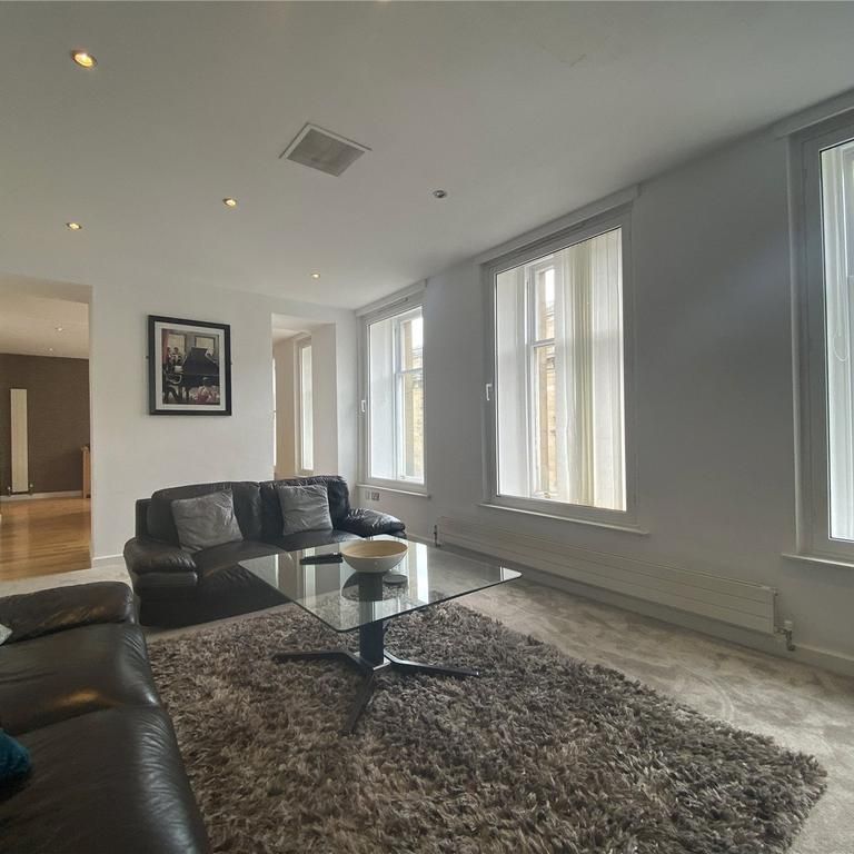 3 bedroom flat to rent - Photo 1