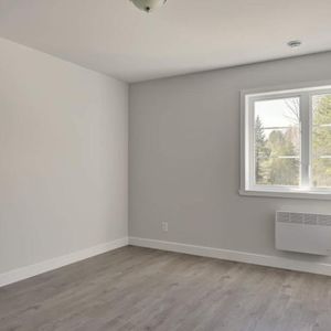 2 CH - 2 SDB - Sherbrooke - $1,450 /mo - Photo 2