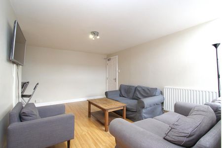6 bedroom flat to rent - Photo 2