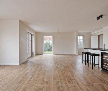 Uitzonderlijke nieuwbouwwoning in landelijke stijl - Photo 1