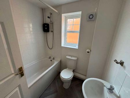 Charlecote Walk, Nuneaton, CV11 - Photo 3