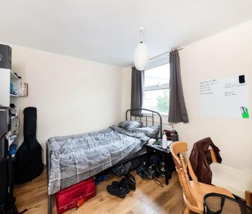 4 bedroom terraced house to rent - Photo 5