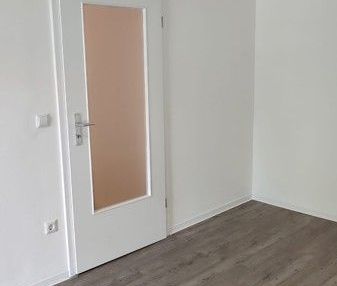 Mittendrin statt nur dabei! Renovierte 3-Zimmer Wohnung mit Balkon! - Foto 4