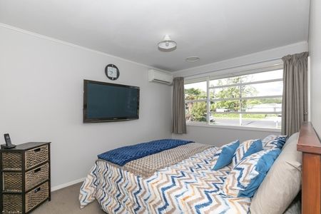 Move in for Christmas! - Photo 2