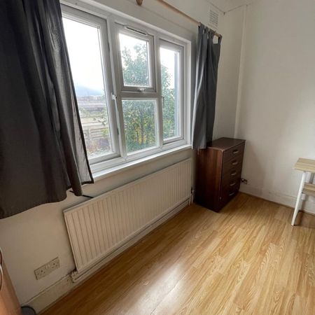 Room in a Shared House, Harold Road, E13 - Photo 3