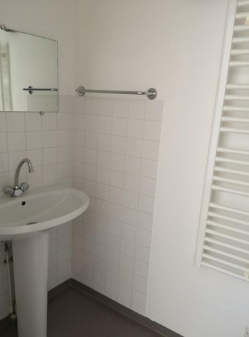Location Appartement 2 pièces 35m² BORDEAUX 33000 - Photo 2