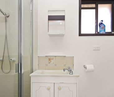 Spacious Family Home in a Quiet, Convenient Location - Photo 4