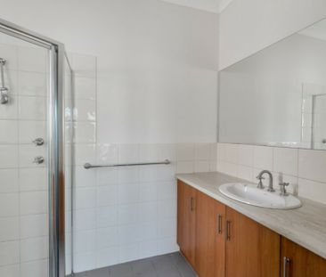 14 Chifley Avenue, Hope Valley SA, Belconnen - Photo 5