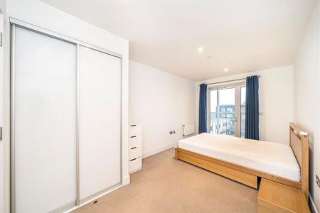 3 bedroom flat to rent - Photo 3