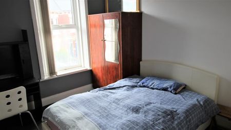 3 bedroom flat to rent - Photo 5