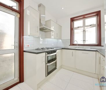 FRIERN BARNET LANE , LONDON, N11 - Three Bedroom House To Rent - £5... - Photo 5