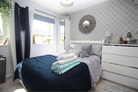 2 bedroom maisonette to rent - Photo 2