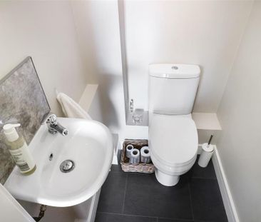 2 bedroom semi-detached house to rent - Photo 5
