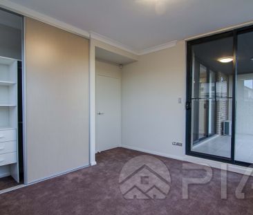 Stylish 1 bedroom Apartment with car space, walk to Norwest Metro - Photo 2