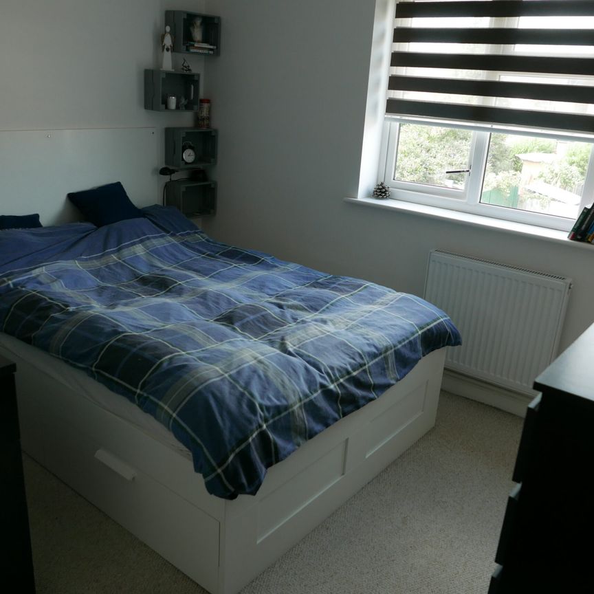 Yew Avenue, West Drayton, UB7 8QD - Photo 1