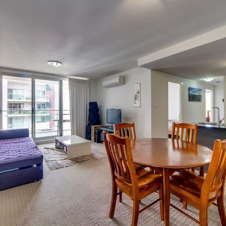 Modern Two Bedroom Apartment in the Oracle Complex - Photo 1