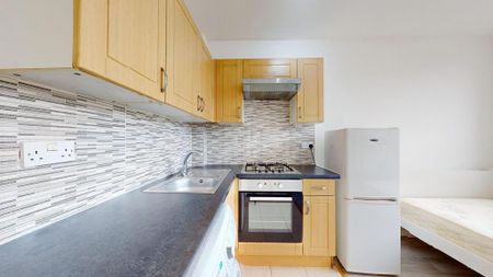 Studio to rent - Photo 5